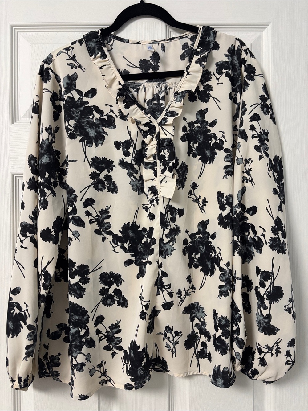 Ruffled V-Neck Floral Blouse - Cream/Black